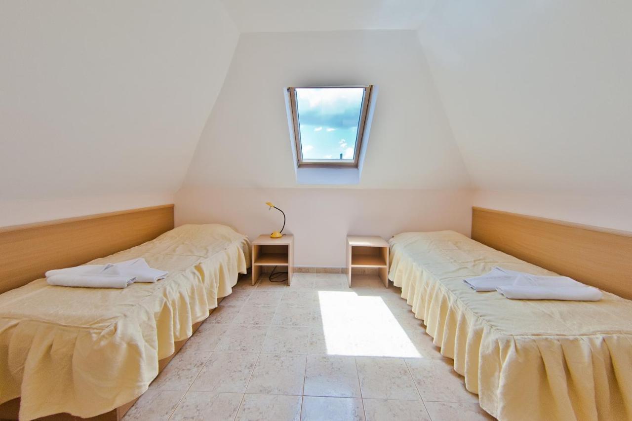Family Hotel Morska Zvezda Balchik Ngoại thất bức ảnh