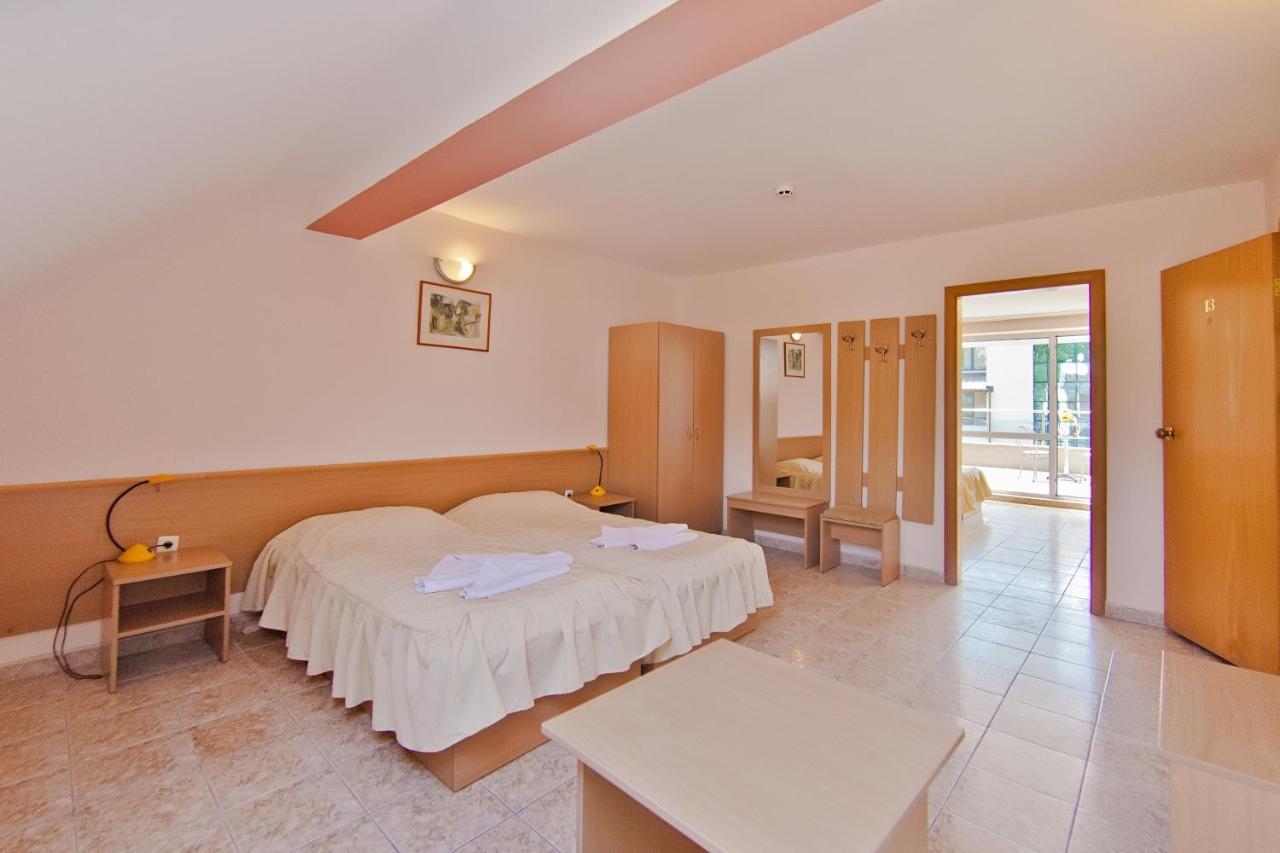 Family Hotel Morska Zvezda Balchik Ngoại thất bức ảnh