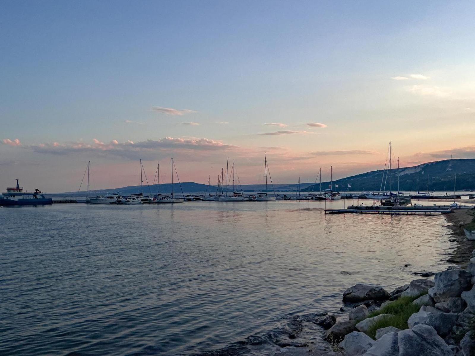 Family Hotel Morska Zvezda Balchik Ngoại thất bức ảnh